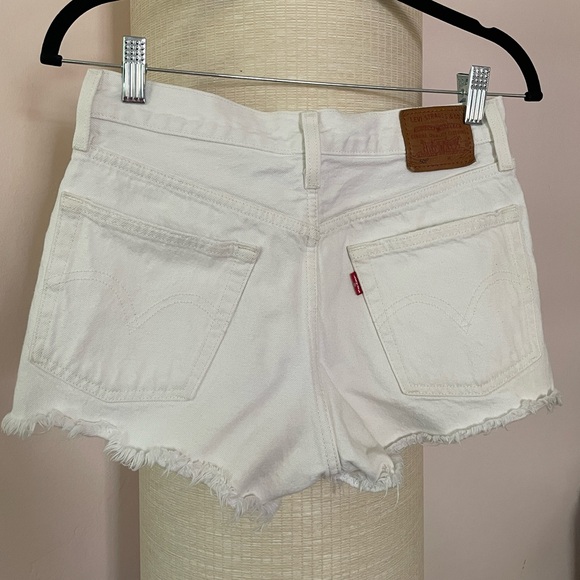 Levi’s 501 Shorts - White - 26 - Picture 1 of 8